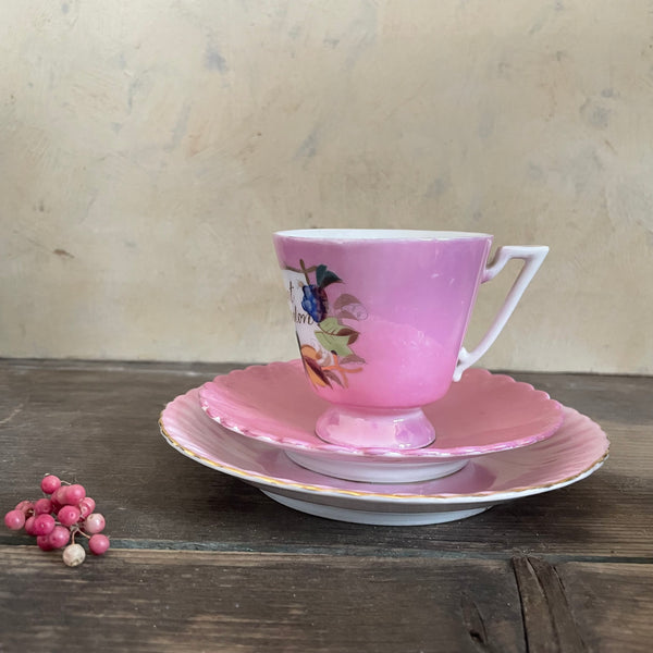 Victorian 'A Present From London' Tea cup & Saucer