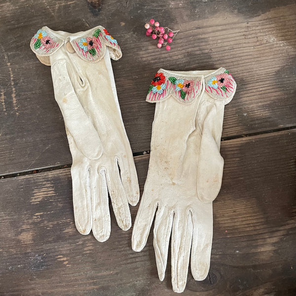 Antique Early Victorian Gloves