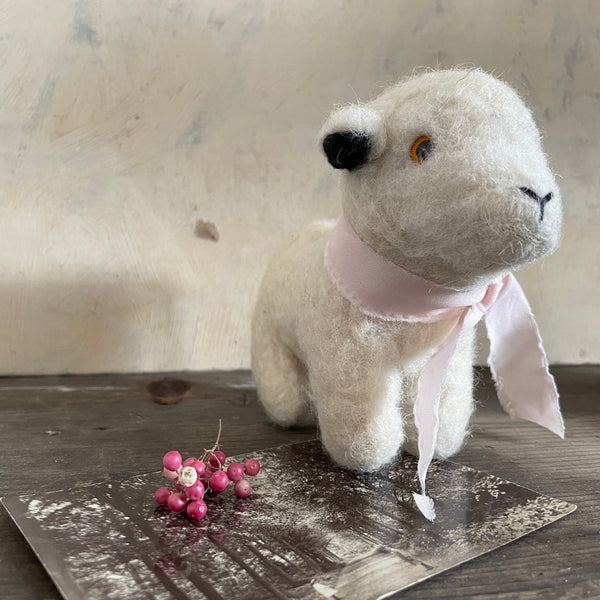 Vintage Pretty Lamb