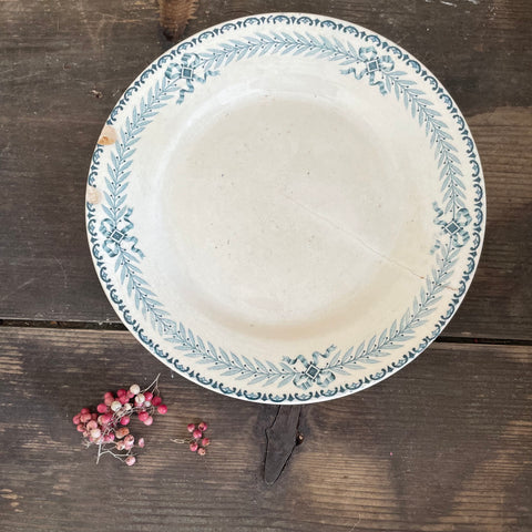 Beautiful French Ribbon Plate