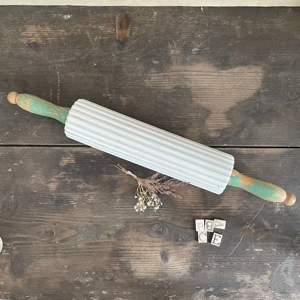 Antique Ridged Rolling Pin